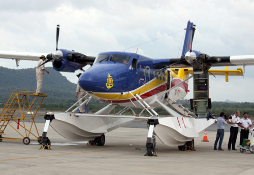 Thủy phi cơ DHC6 tiếp tục bay ra vùng biển nghi có máy bay rơi
